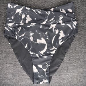 Lululemon Tied to Tide High Waisted Reversible Swim Bottoms Black Silver Size 2?